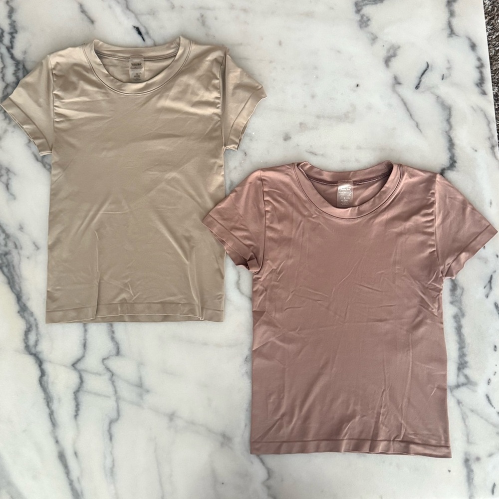 Aritzia Sunday Best Seamless Tees